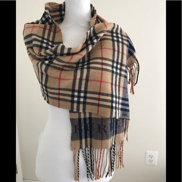 Burberry Accessories - Euc Burberry vintage check scarf